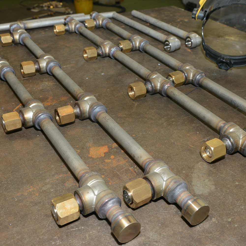 Argon gas distribution pipe for steel furniture manufacturingỐng phân phối khí Argon cho sản xuất đồ nội thất bằng thép