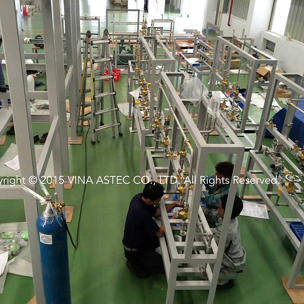Sản xuất và lắp ráp giá đỡ thiết bị sản xuất/Manufacture and assembly of manufacturing equipment racks